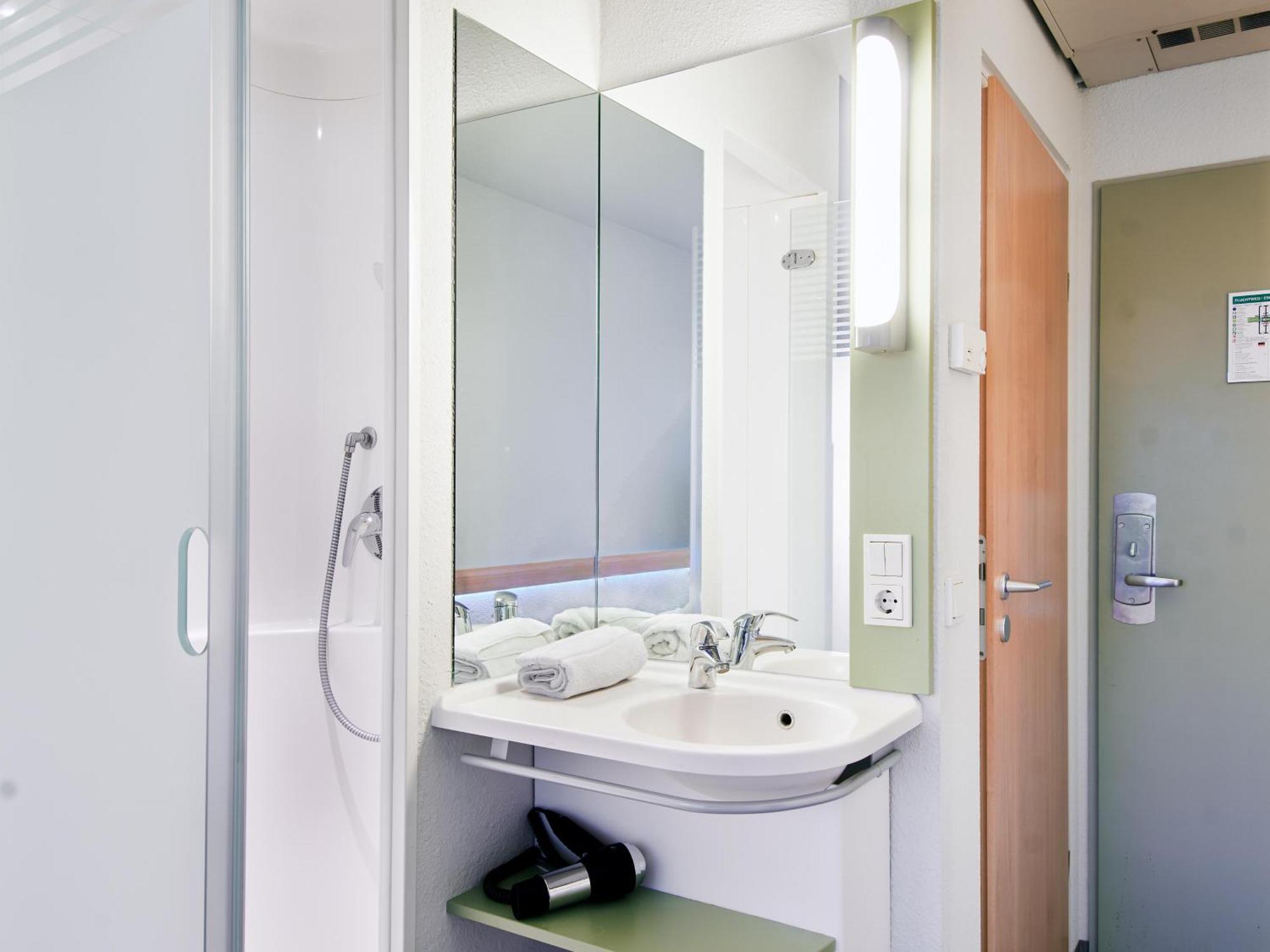 B&B Hotel Wiesbaden-Ost Екстериор снимка